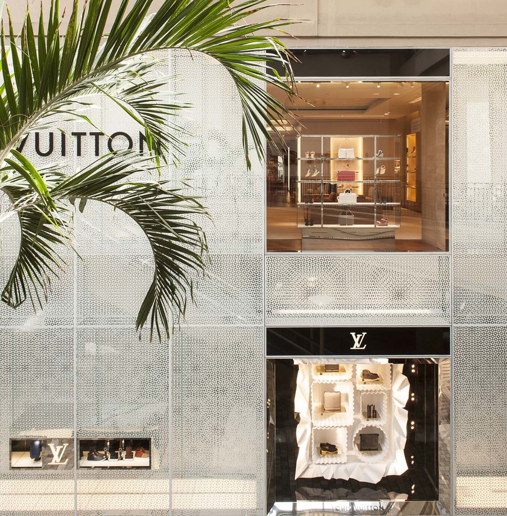 Louis Vuitton  Honolulu - Dickinson Cameron